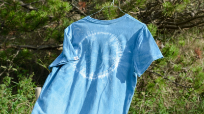 Plantefarvet t-shirt